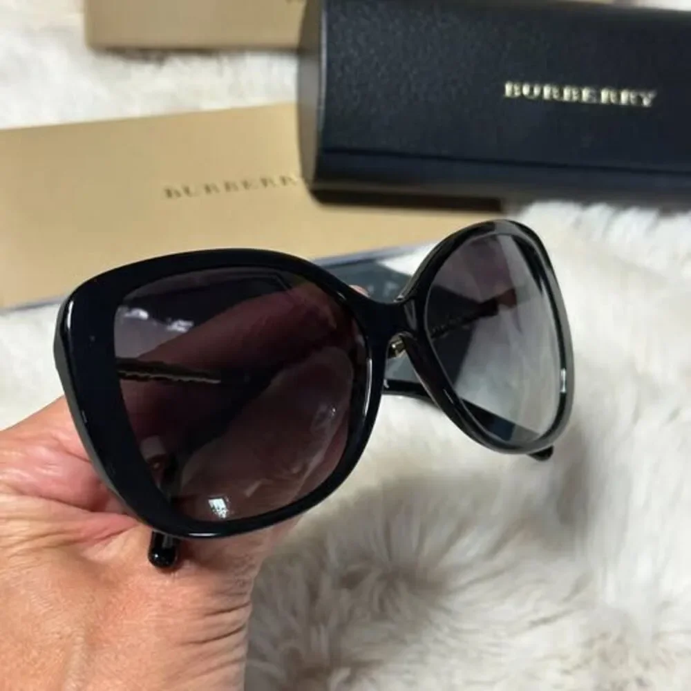 NEW Burberry BE4237 Women’s Oversized Square Sunglasses
